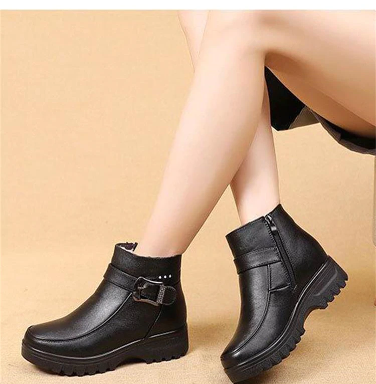 NoirFlex Chelsea Boots