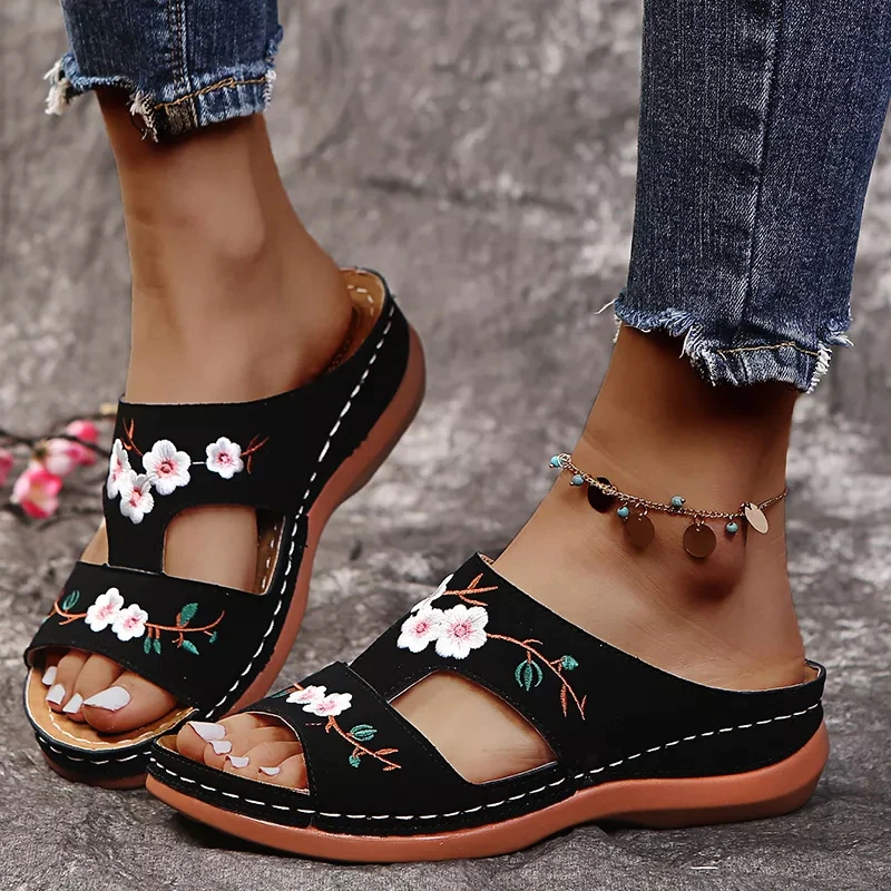 SoleMuse Sandals
