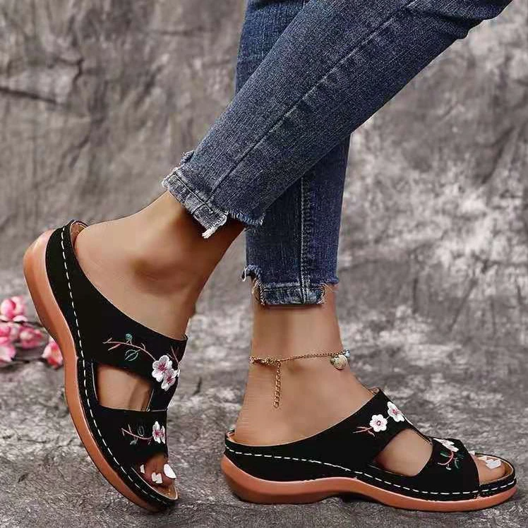 SoleMuse Sandals