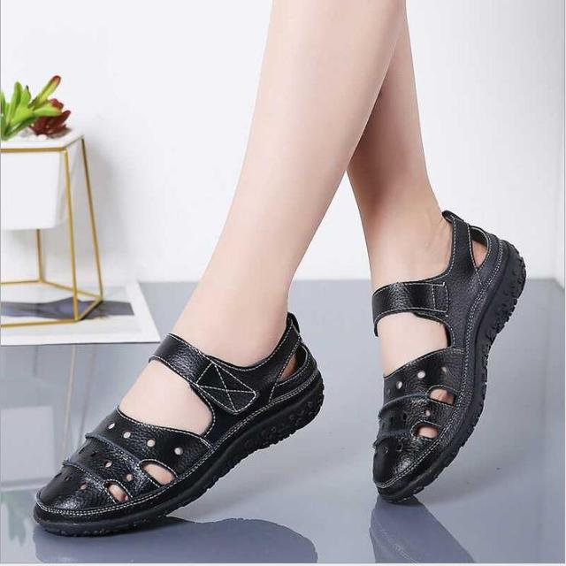 Cheerful Flat Sandals