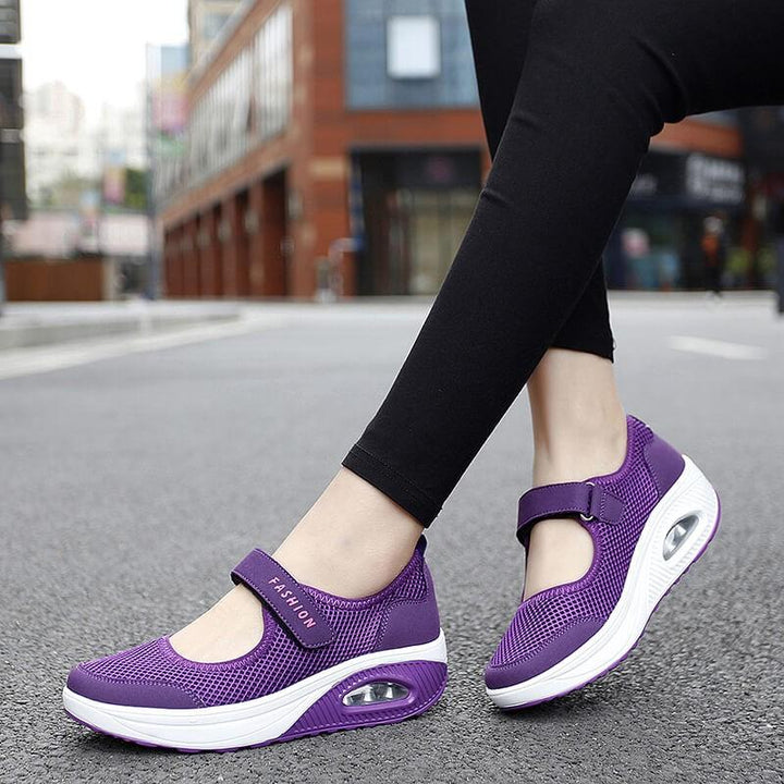 STRETCHABLE BREATHABLE LIGHTWEIGHT WALKING SHOES