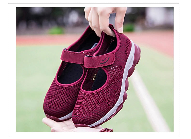 STRETCHABLE BREATHABLE LIGHTWEIGHT WALKING SHOES