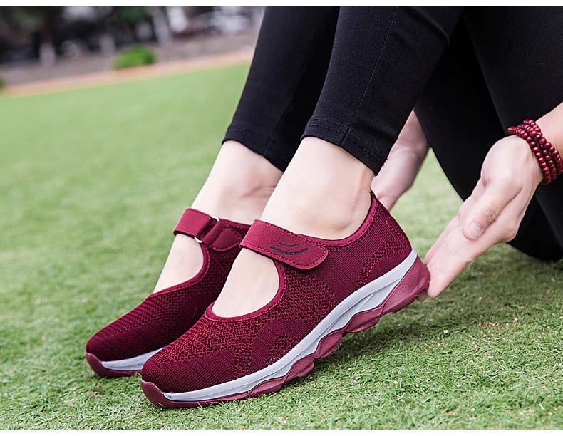 STRETCHABLE BREATHABLE LIGHTWEIGHT WALKING SHOES