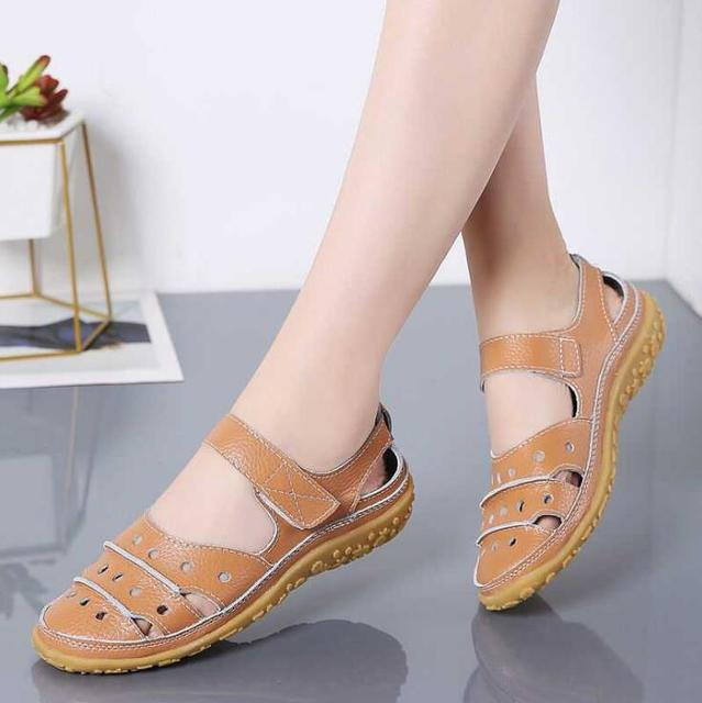 Cheerful Flat Sandals