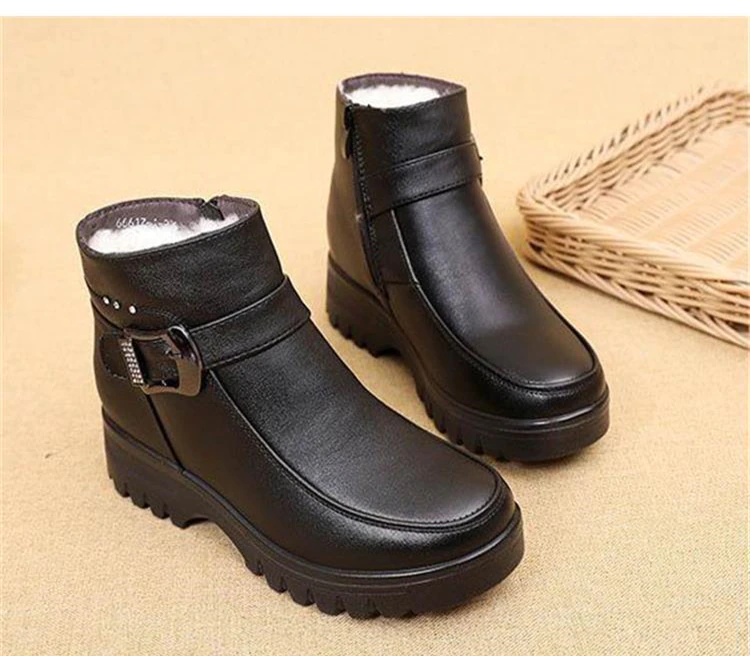 NoirFlex Chelsea Boots