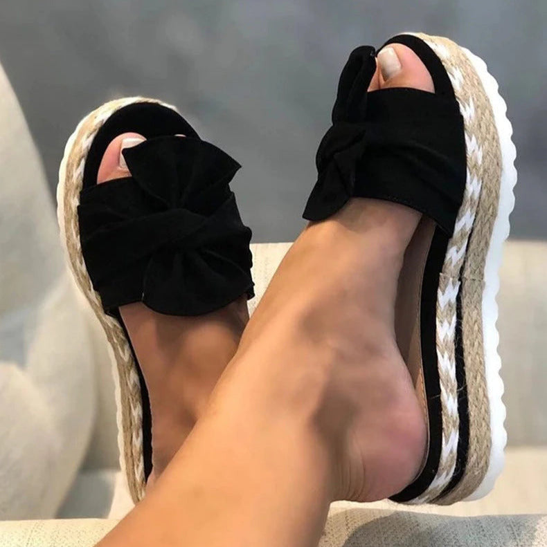 LunaSole Flip-Flop Sandals