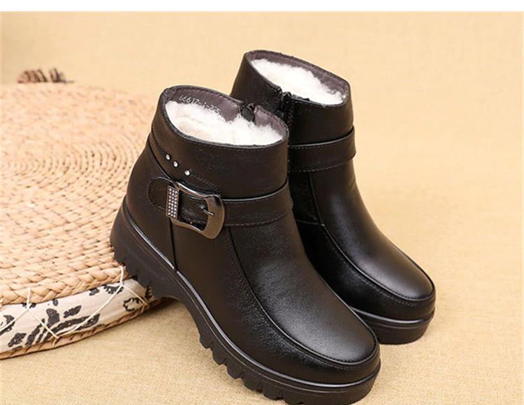 NoirFlex Chelsea Boots