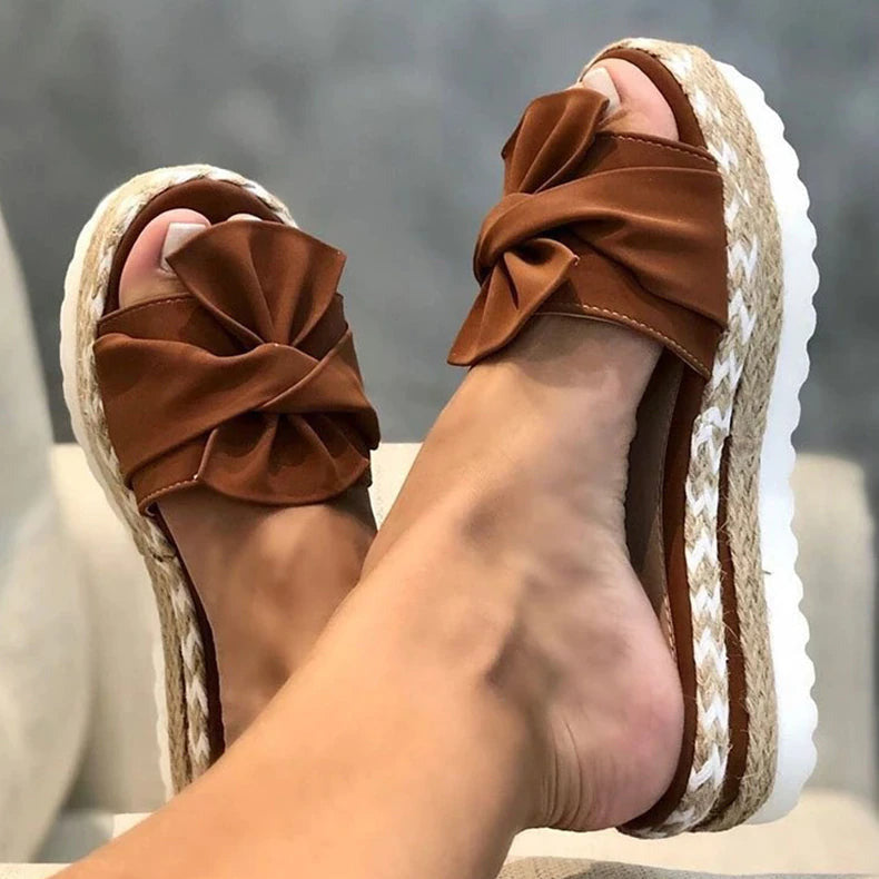 LunaSole Flip-Flop Sandals