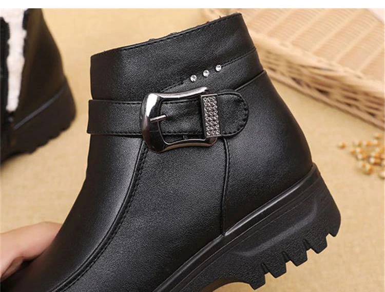 NoirFlex Chelsea Boots