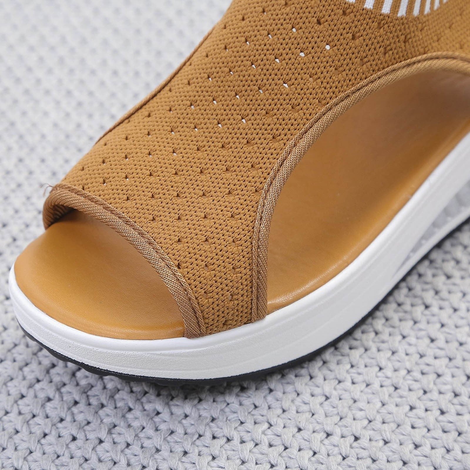 Comfortable walking sandals Mesh