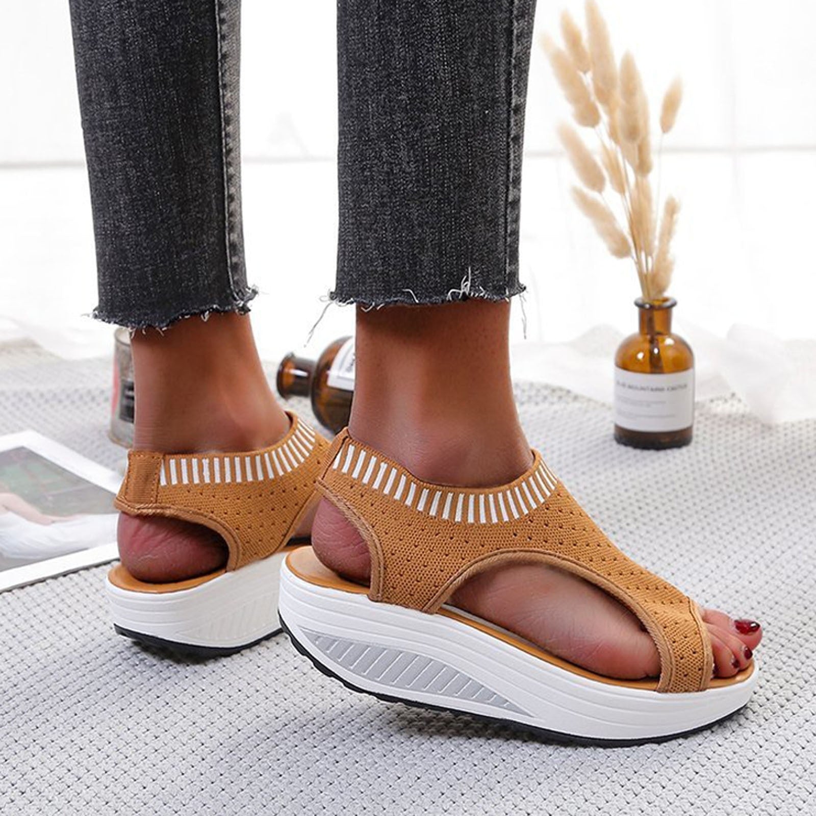 Comfortable walking sandals Beige